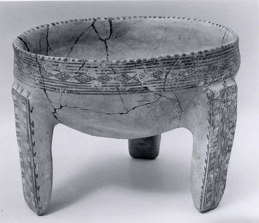 Tripod vessel