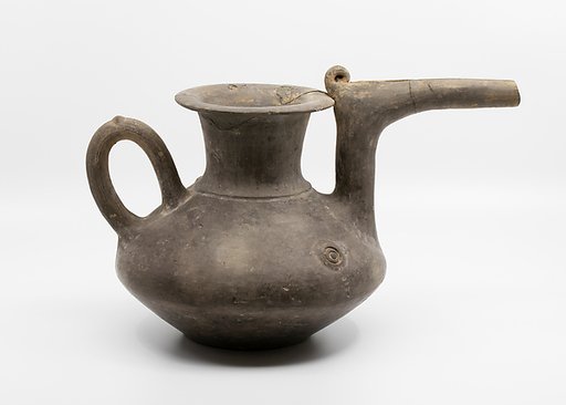 Spouted vessel