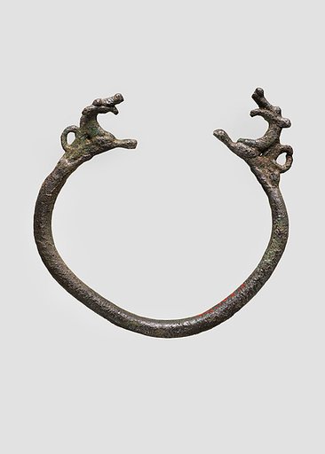 Bracelet with animal terminals