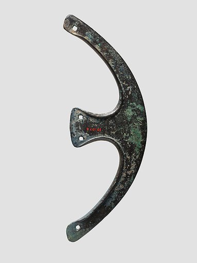 Crescent-shaped axe head