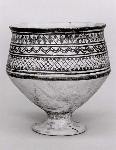 Goblet with geometric designs