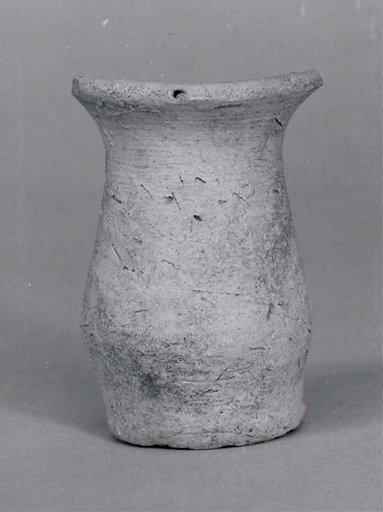 Drinking vessel ("istikan")