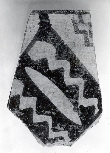 Vessel fragment with painted decoration