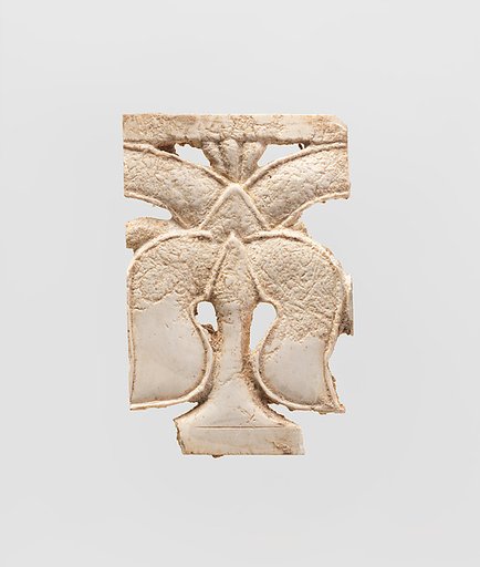 Openwork furniture plaque with leaves