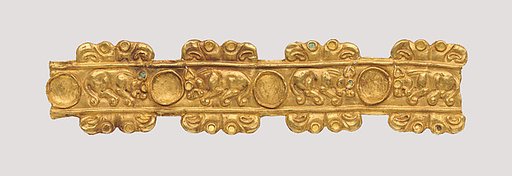 Section of a band with felines and heads of birds