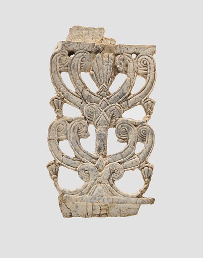 Openwork plaque with a hybrid tree