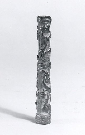 Zoomorphic tube