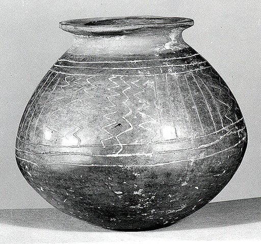 Jar with incised decoration