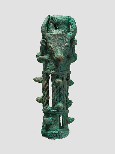 Mace heads in the form of triple bulls' heads