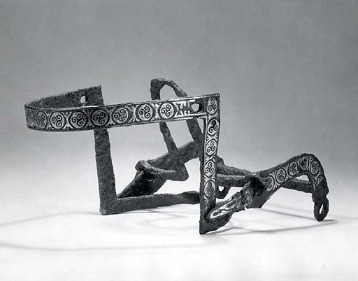 Horse bit and matching cavesson (noseband)
