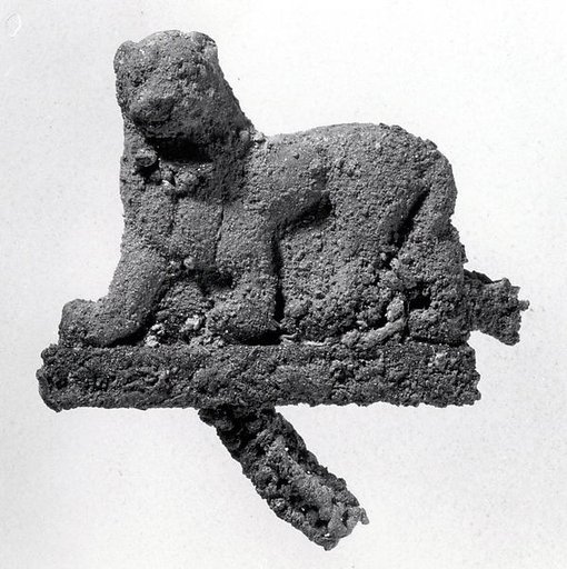 Pendant in the shape of a striding lion