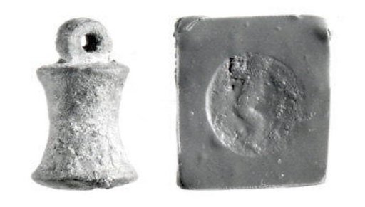 Stamp seal (bell-shaped with loop handle) with monster