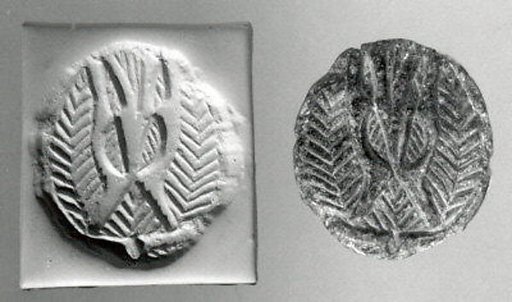 Carinated lentoid seal