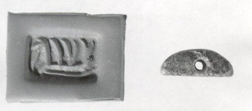 Rounded, half-cylinder gable seal