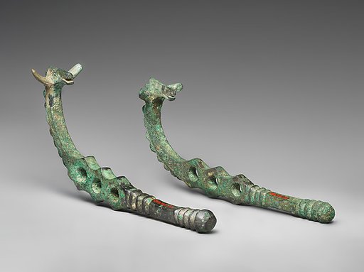 Horse bit cheekpieces in form of a horse with spiked mane