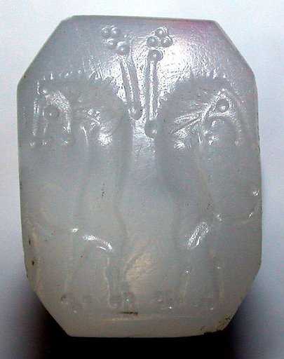 Stamp seal (octagonal pyramid) with animal contest