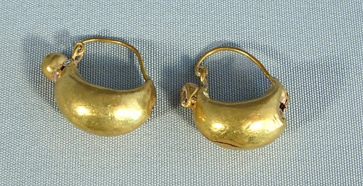 Pair of gold boat-shaped earrings