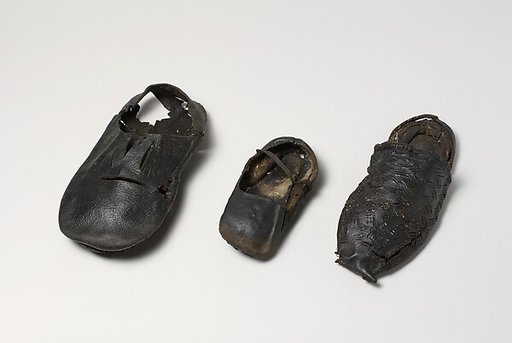 Shoe