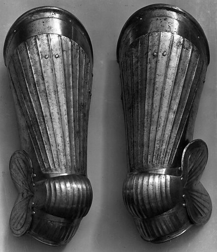 Pair of Thigh Defenses (Cuisses) with Knee Defenses (Poleyns)