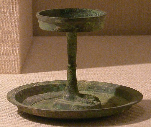 Lamp with goose-foot stem