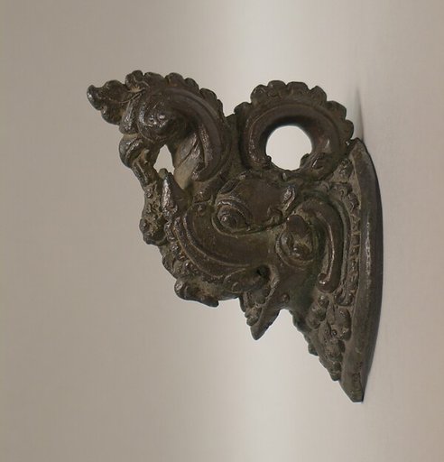 Makara-Shaped Handle