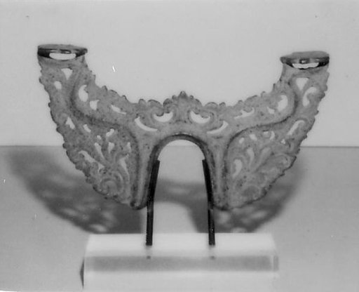 Suspension Part for a Musical Instrument called "Gender"