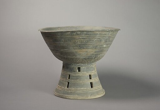 Bowl Shaped Pedestal