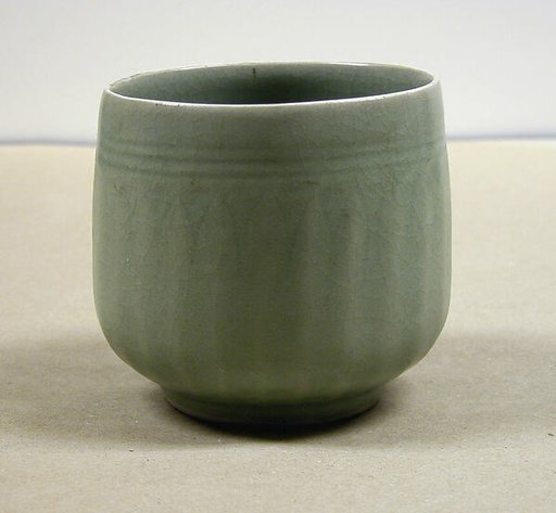Ewer with Lotus Petal Collar