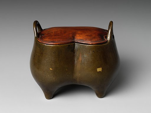 Tripod incense burner