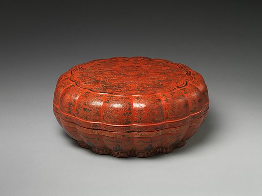 Sixteen-lobed box