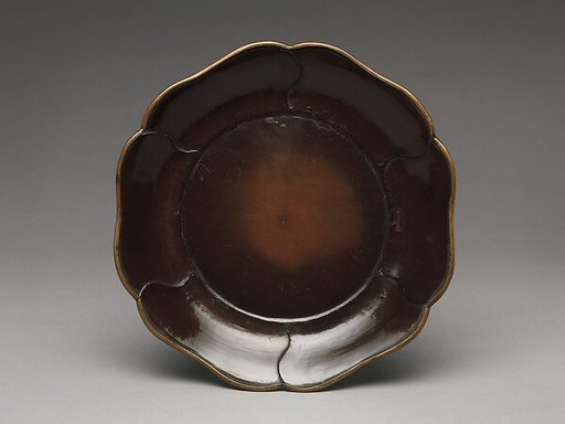 Dish with lobed rim