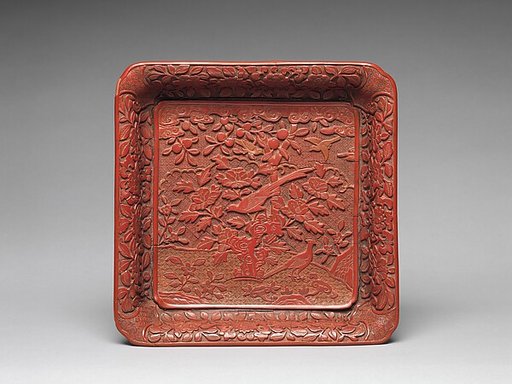 Square tray with birds in a garden