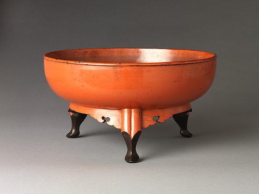 Bowl with Three Scalloped Feet
