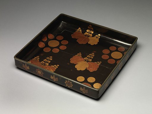 Clothing Tray (Midare-bako) with Paulownia and “Nine Stars” Crests