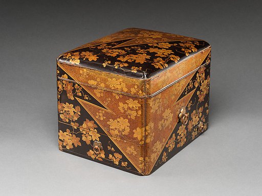 Traveling comb box