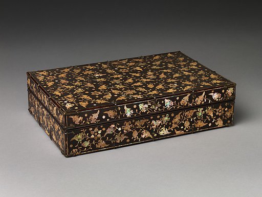 Stationery box decorated with peony scrolls