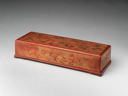 Rectangular writing box with decoration of clouds and cranes