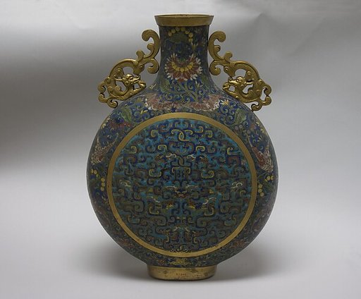 Flask vase with archaistic dragons and bats