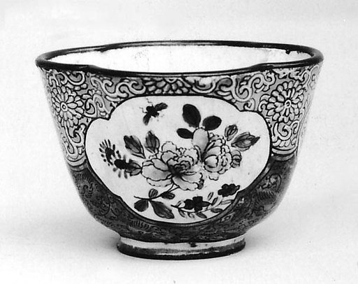 Four-Lobed Cup