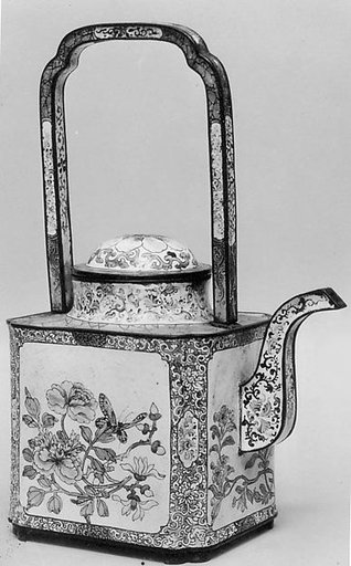 Covered Wine Pot