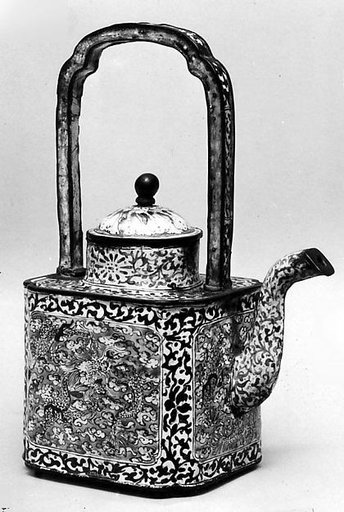 Covered Wine Pot
