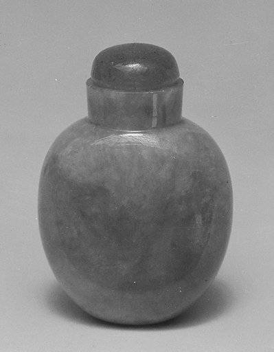 Snuff bottle with stopper