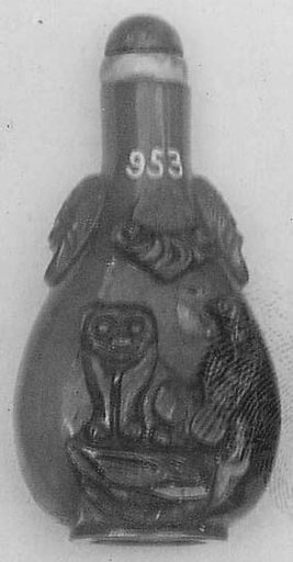 Snuff bottle with stopper