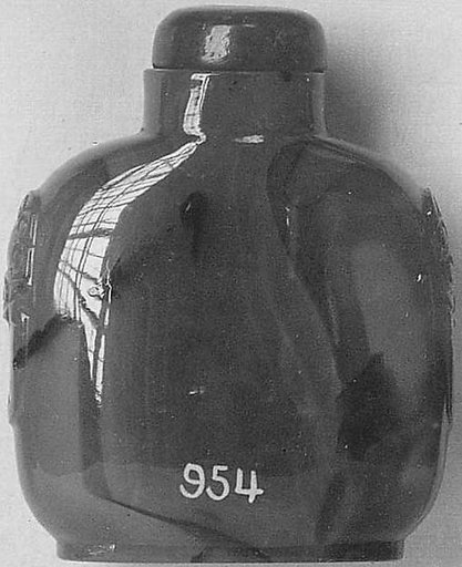 Snuff bottle with stopper