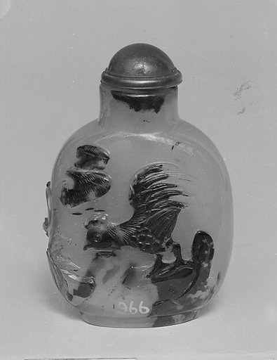 Snuff bottle with stopper