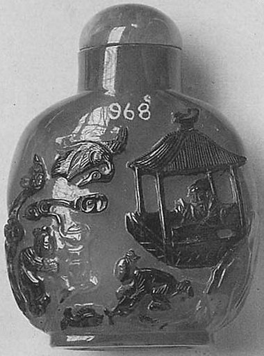 Snuff bottle with stopper