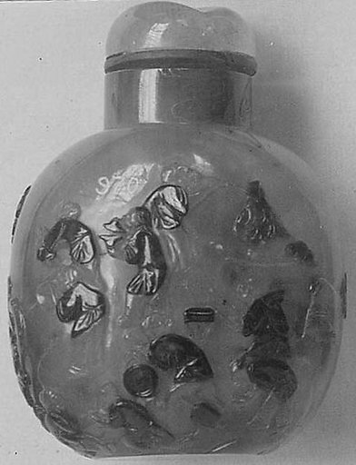 Snuff bottle with stopper