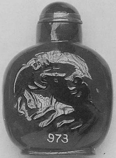 Snuff bottle with stopper