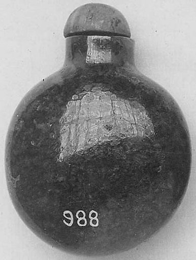 Snuff bottle with stopper