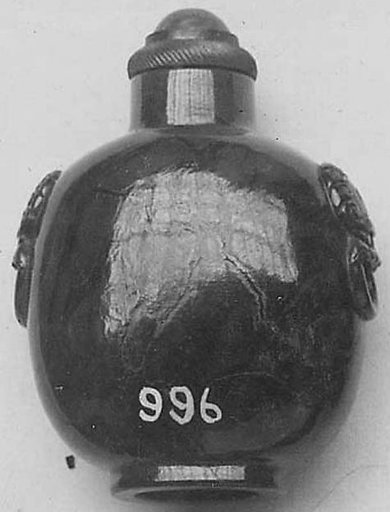 Snuff bottle with stopper